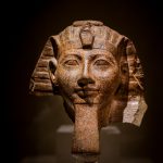 Portrait_head_of_pharaoh_Hatshepsut_or_Thutmose_III_01