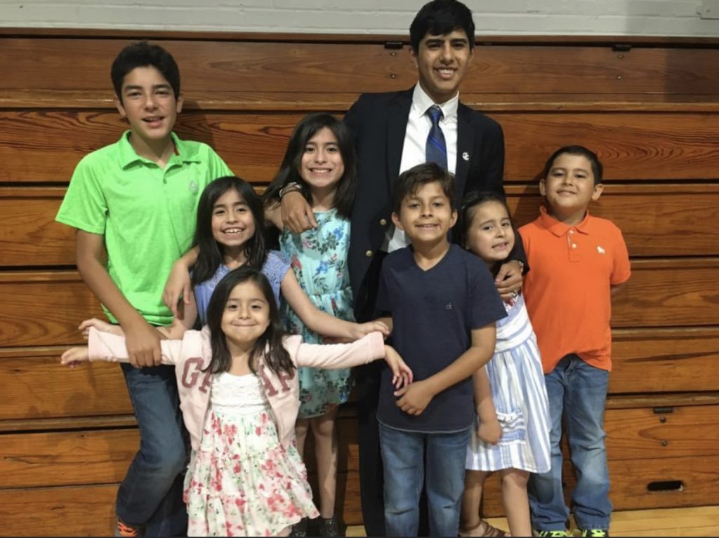 Foto de mí con mis primos y mi hermano. Cortesía de Martha Milland.