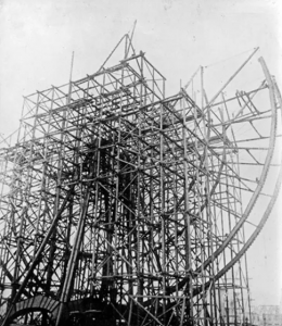 Building the Ferris Wheel for Chicago’s World’s Columbian Exposition, photograph, April 1893. | Courtesy of Chicagology.com